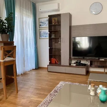 Lux In Blok Ix - * Podgorica